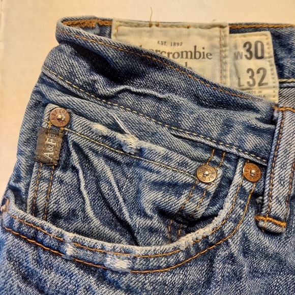 Abercrombie & Fitch Men's Horton Classic Straight Destroyed Jeans Size 30W x 32L - Picture 4 of 12